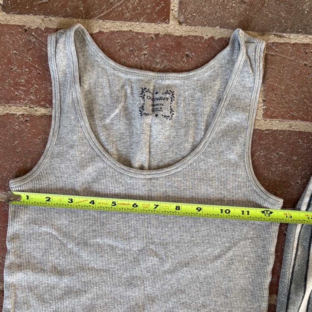 Simply Vera Vera Wang Gray and White Striped Pajama Bottoms/Old Navy Tank Top - Picture 8 of 13